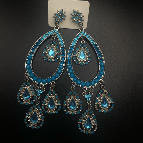 Earrings - Picture 2 of 3